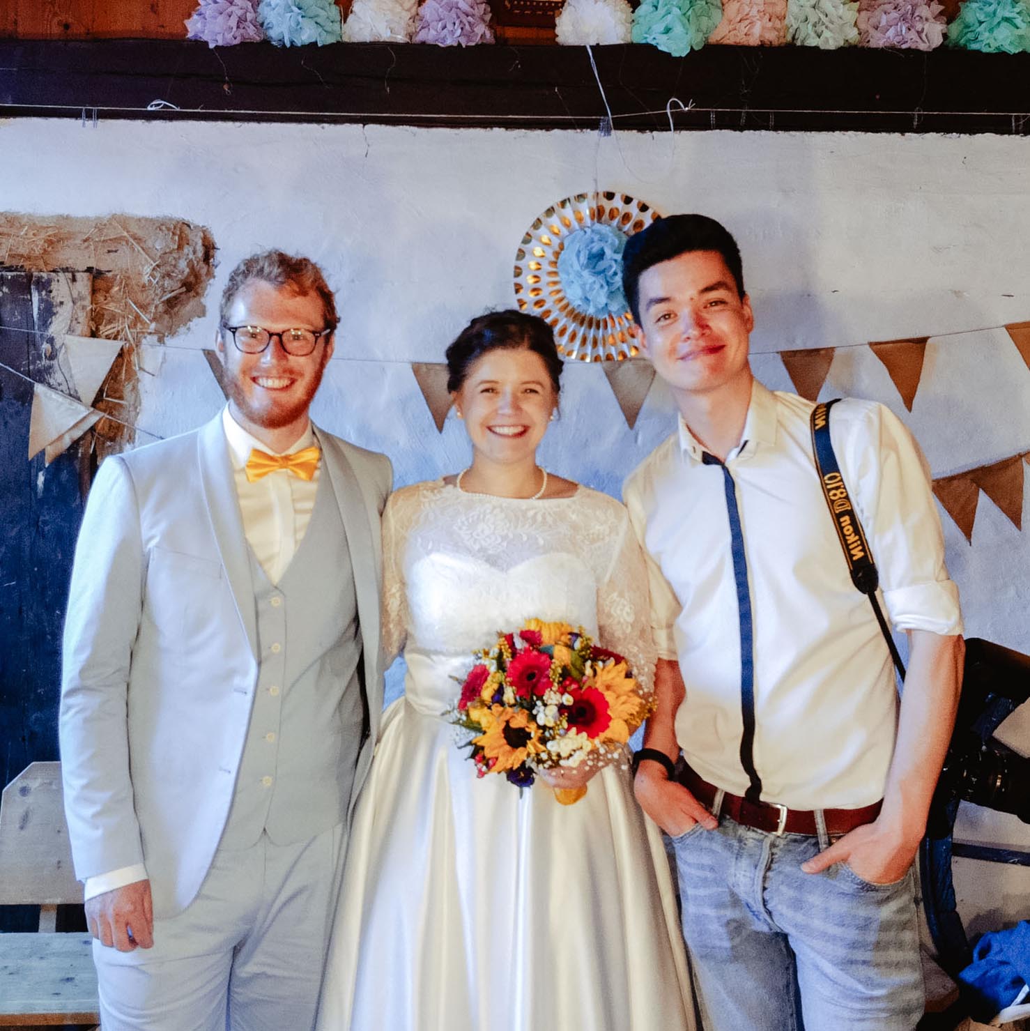 Daniel Li mit einem Brautpaar in Osterode am Harz